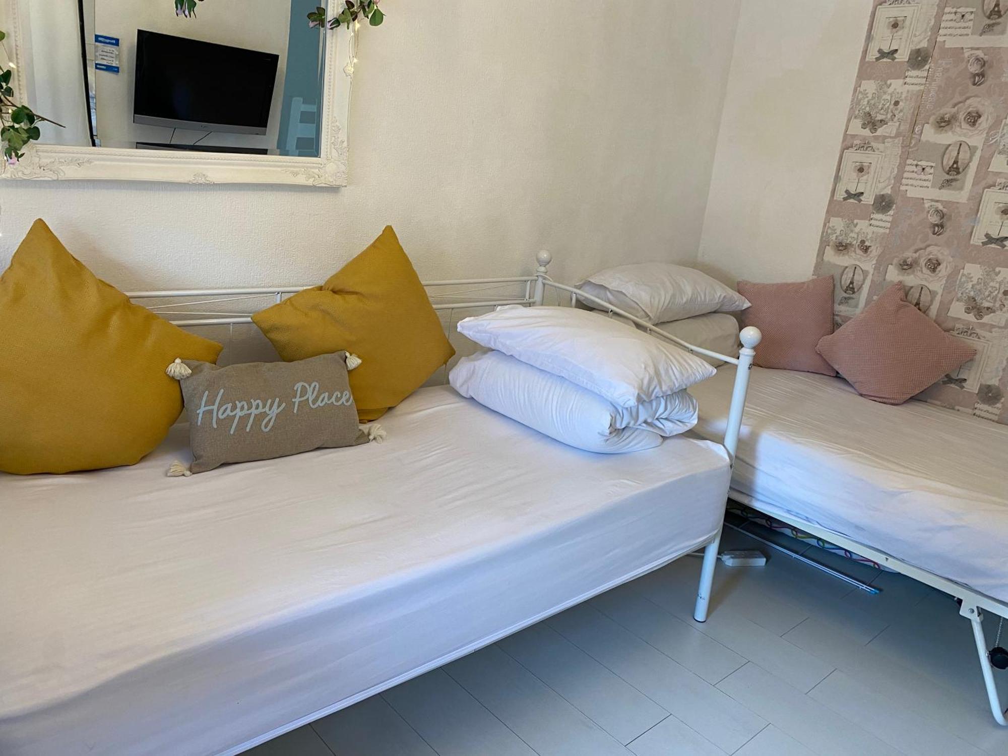 Happy Place With Kitchenette- Female Only Londres Exterior foto